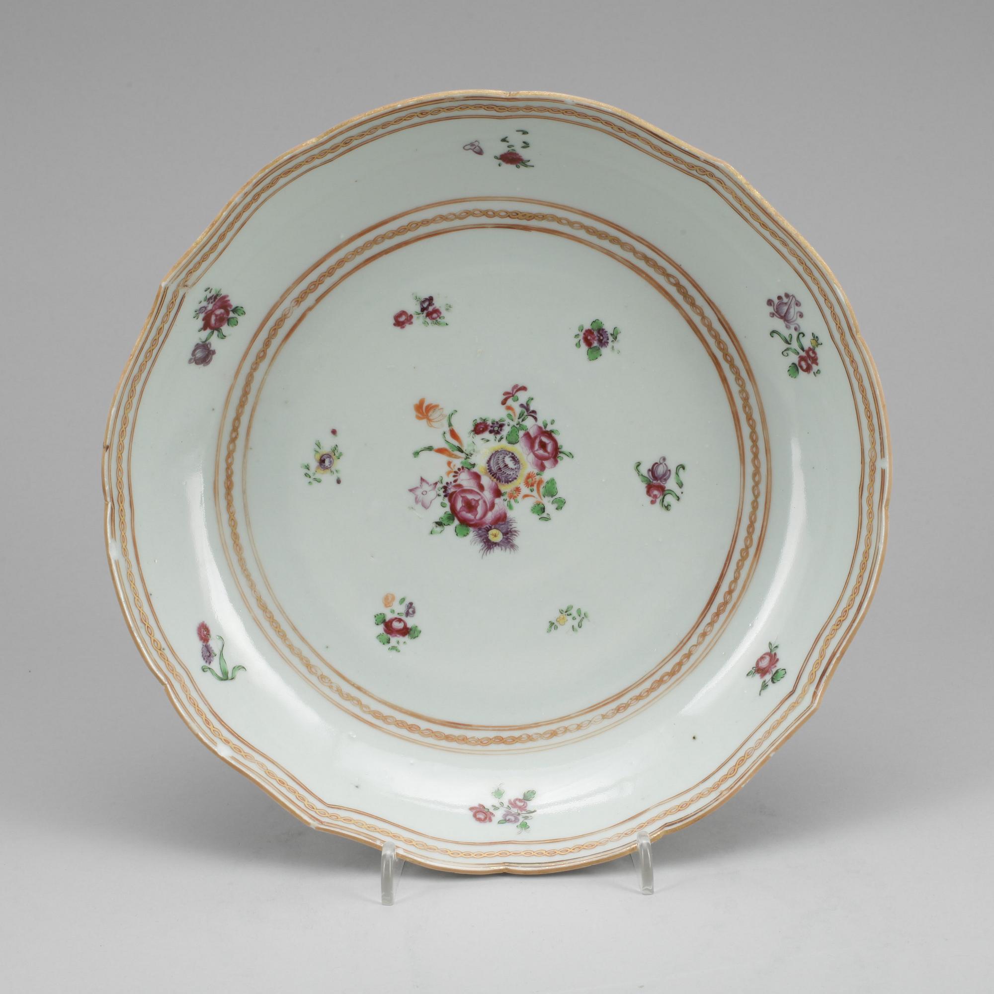 SKÅLFAT, 2 st, porslin Kina, bland annat Qianlong, 1700-tal.
