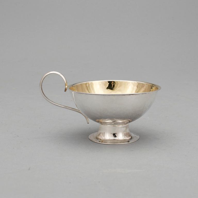 PUNCHMUGGAR, 17 st, silver GAB samt Cson, 1900-talets andra hälft / slut. Total vikt ca 606 g.