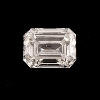 Emerald cut diamond, 0,51 ct, with GIA dossier.