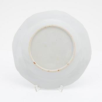 A set of five famille rose dinner plates, Qing dynasty, Qianlong (1736-95).