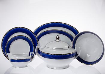SERVIS, 41 delar porslin. "Christineholm" eller "Marianne Royal Blue", design Sigvard Bernadotte.