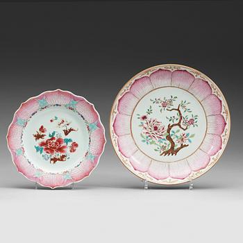 461. A set of ten plates and a dish with similar lotus pattern, Qing dynasty, Qianlong (1736-95).