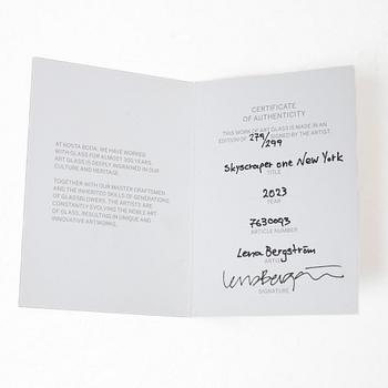 Lena Bergström, skulptur, glas, "Skyscraper one New York", Kosta Boda, limited edition 279/299, signerad, 2023.
