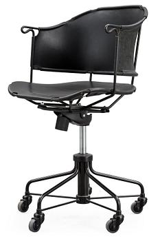 444. A Mats Theselius swivel chair 'Sheriff' by Källemo, Sweden.