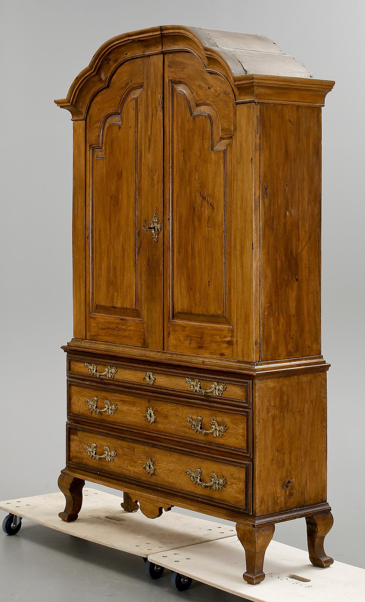 SKÅP, rokoko, 1700-tal.