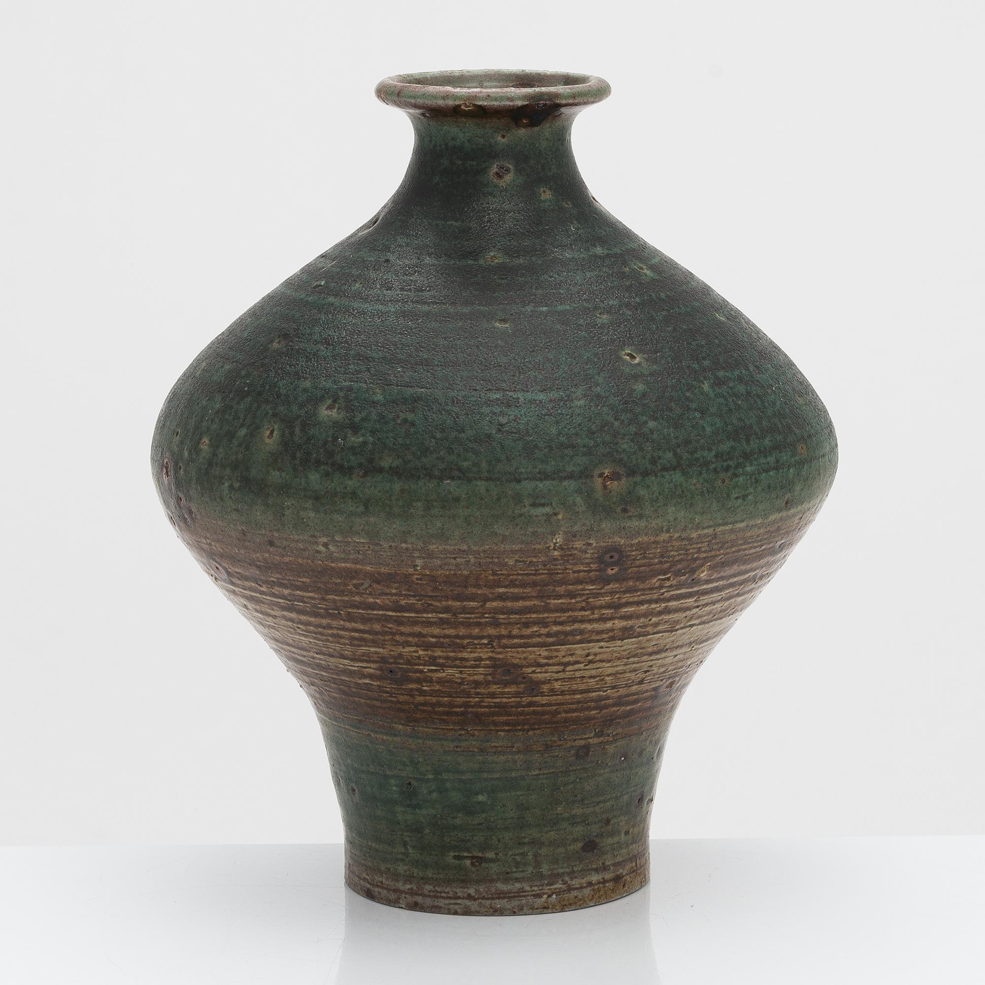 kyllikki-salmenhaara-a-stoneware-vase-signed-ks-arabia-bukowskis