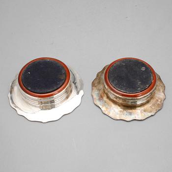COASTERS, ett par, nysilver, 1900-tal.