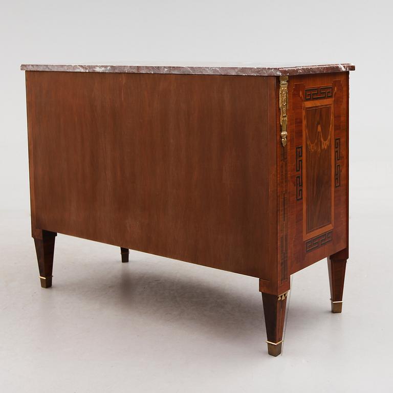 BYRÅ, gustaviansk stil, 1900-talets andra hälft.