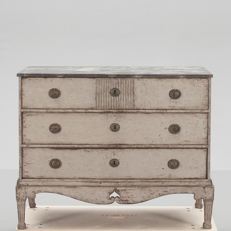 BYRÅ, 1800-tal, Louis XV!-stil.