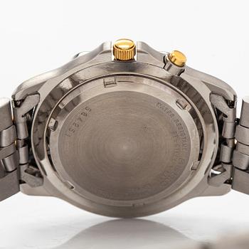 Seiko Kinetic wristwatch, 40 mm, gold / steel, plastic crystal, 1990s.