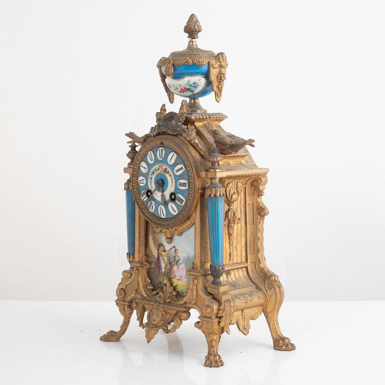 Mantel clock, Louis XVI style, 20th century.