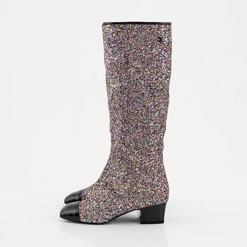 Chanel, a pair of glitter boots, size 37.