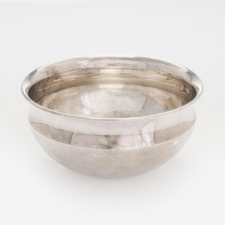 Tapio Wirkkala, a TW 341 silver bowl, Kultakeskus, Hämenlinna 1965.