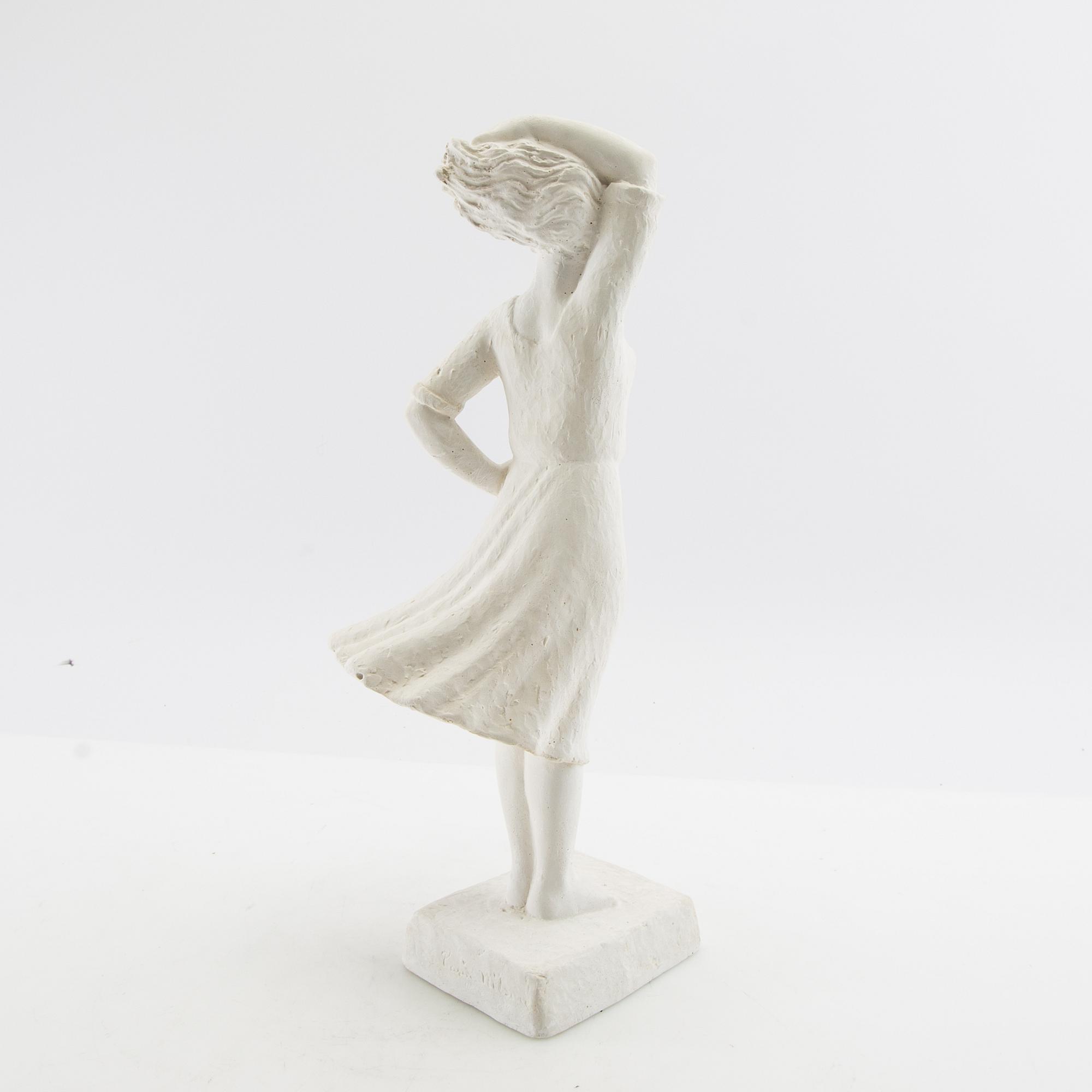 Carin Nilson, skulptur Stående modell.