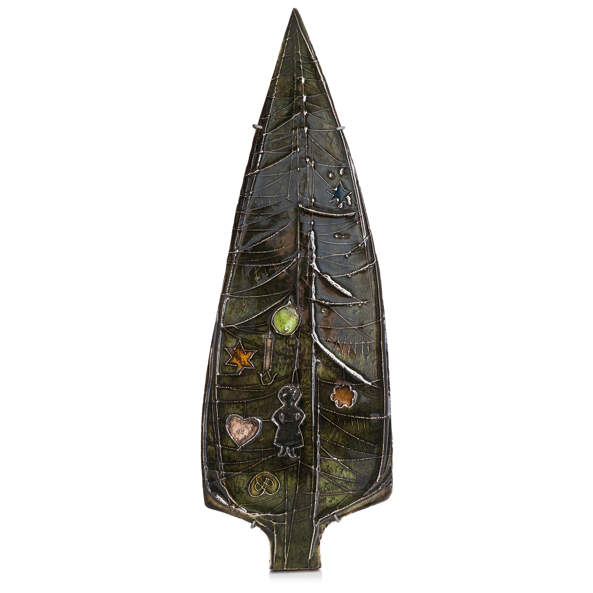 Rut Bryk, reliefi, kivitavaraa, signeerattu BRYK.