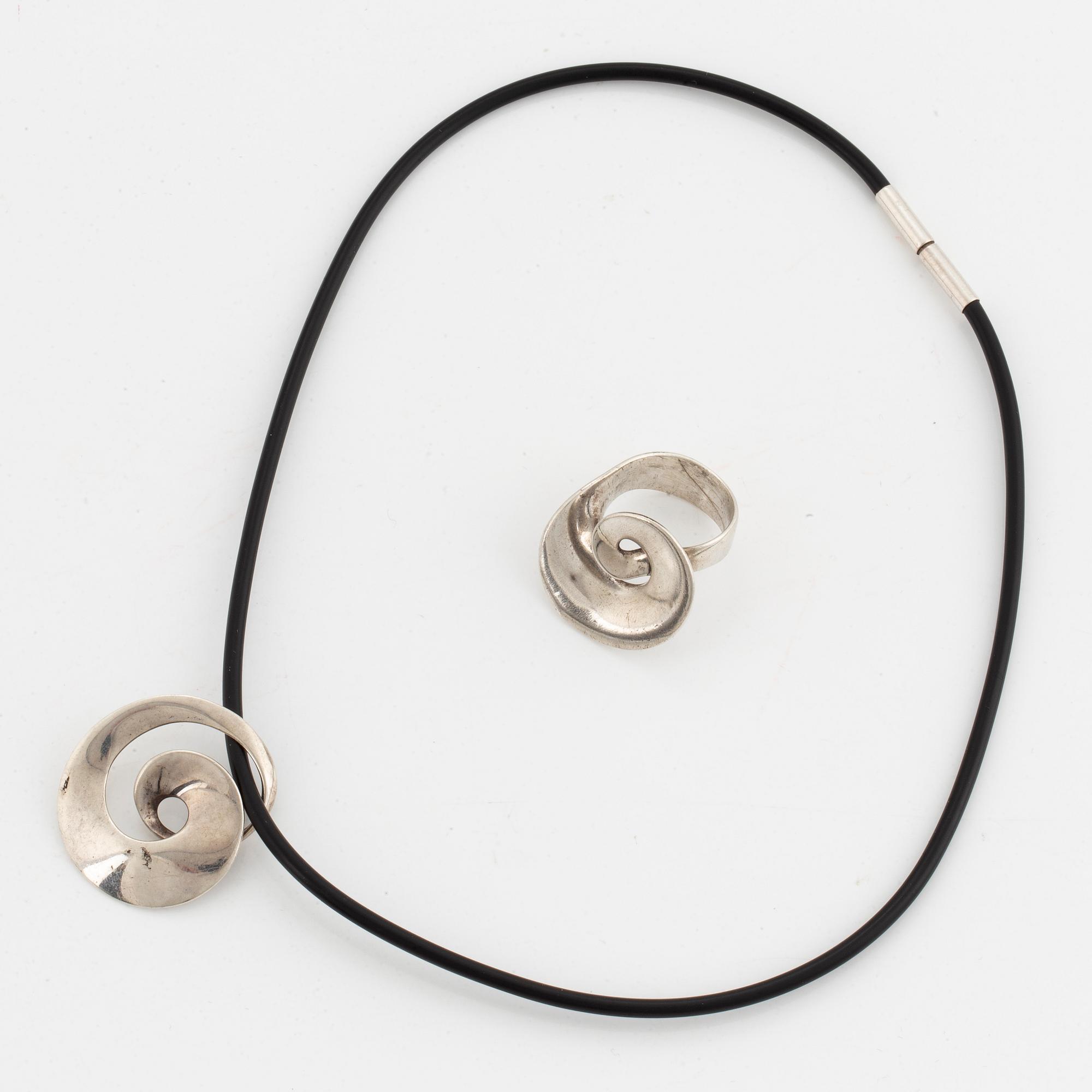 a Vivianna Torun Bülow-Hübe, Georg Jensen sterling silver, collection Torun "Continuity" nr 443 and pedant.