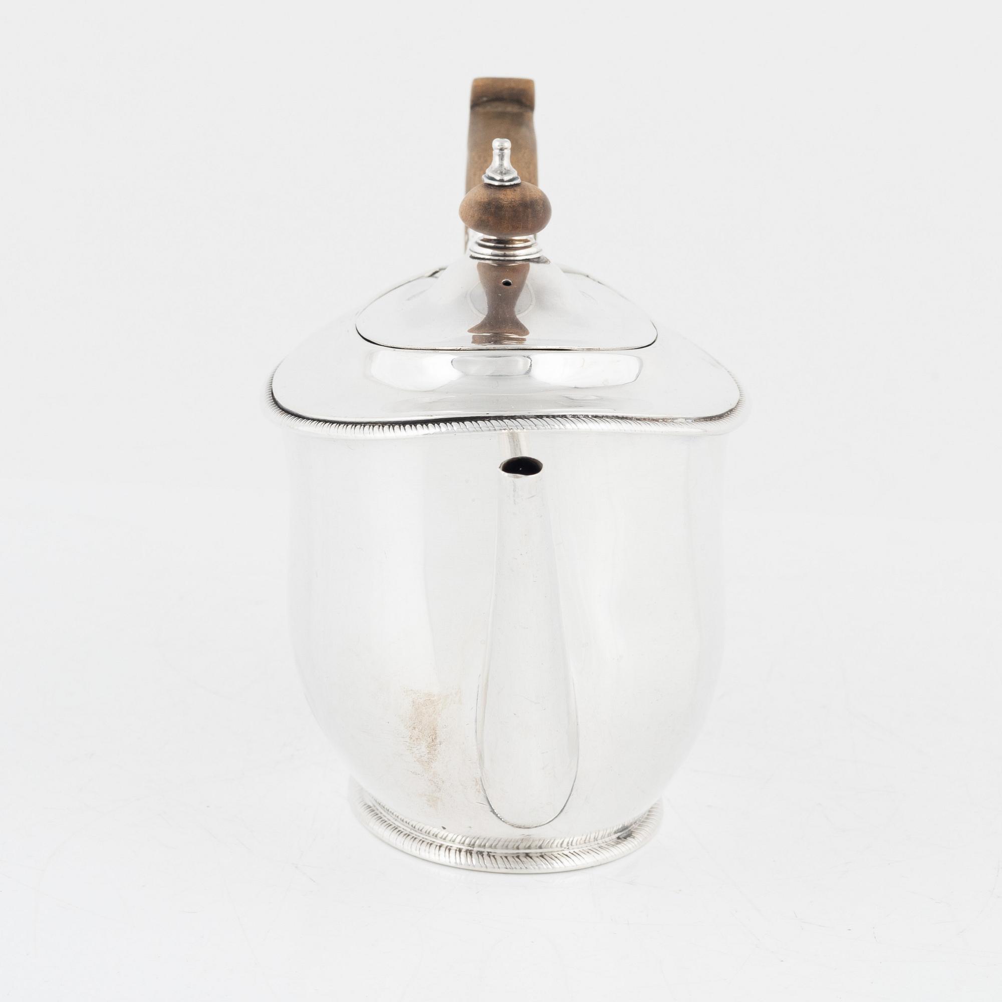 Tekanna, silver, London 1799, troligen Robert Sharp.
