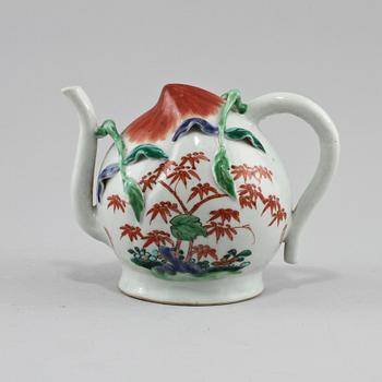 KANNA, porslin, Kina, troligen omkring sekelskiftet 1800/1900.