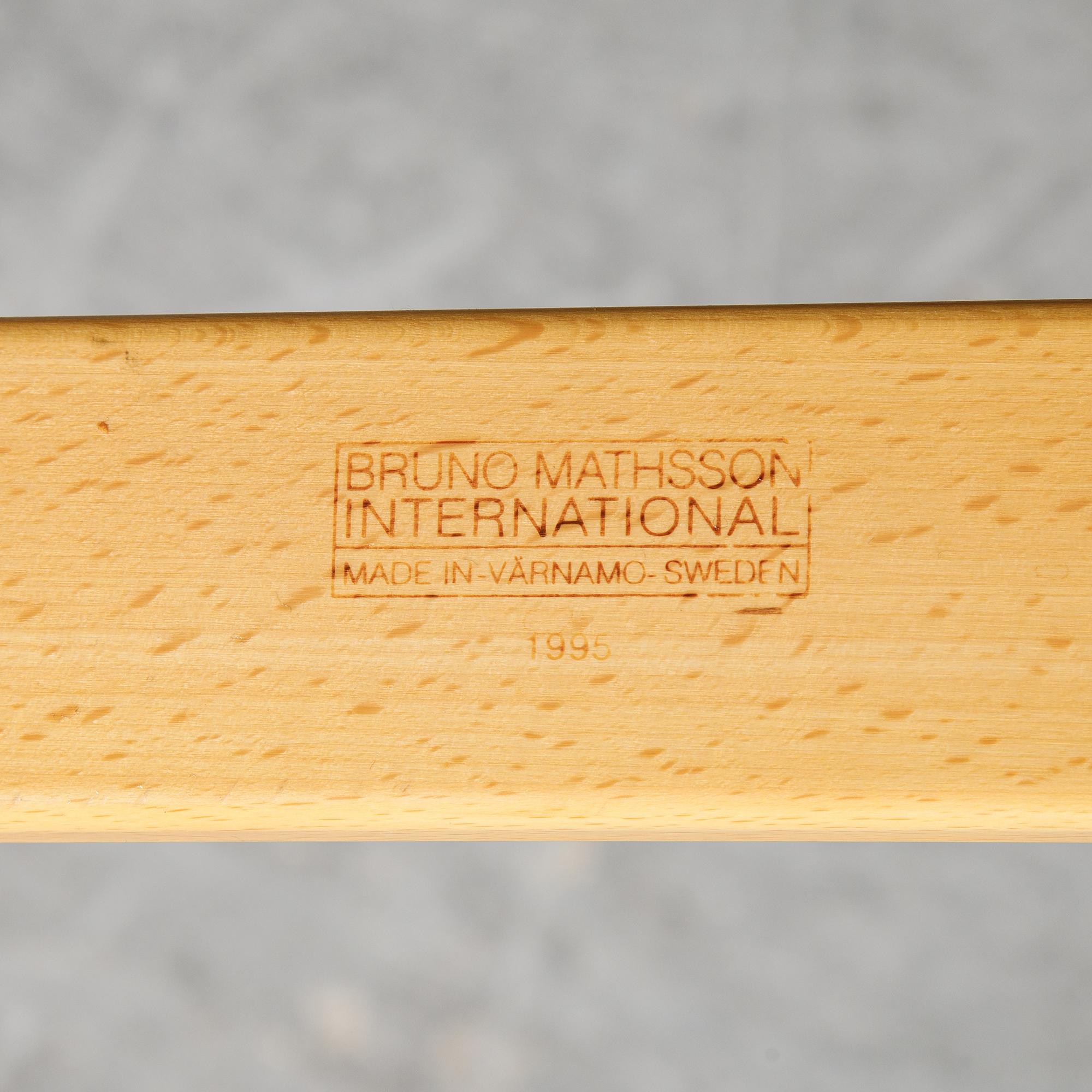 Bruno Mathsson, a pair of 'Mina' beech easy chairs, Bruno Mathsson International, Värnamo, 1995-96.