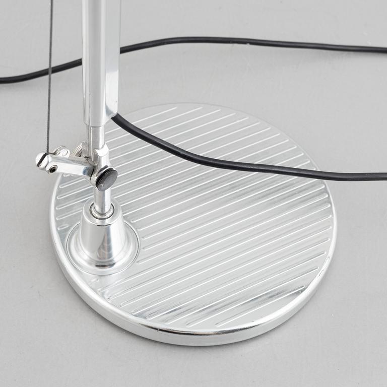 Michele De Lucchi & Giancarlo Fassina, bordslampor, ett par, "Tolomeo", Artemide, Italien.