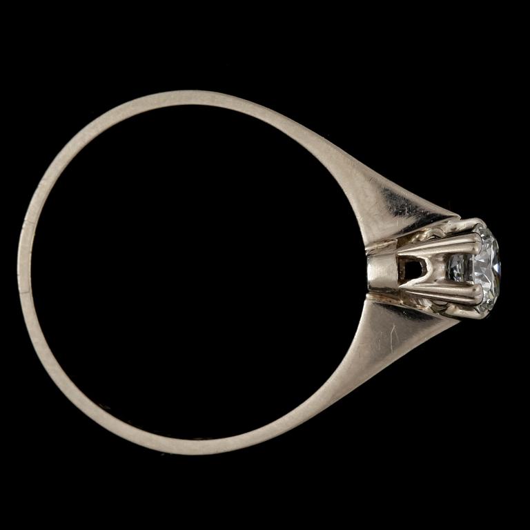 RING, 18k vitguld, briljantslipad diamant 0.50 ct, enl inskription, 1988. Total vikt ca 3 g.