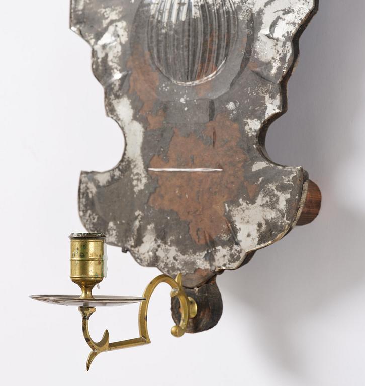 Spegellampetter, ett par, för ett ljus, omkring år 1900, Senbarockstil med delvis äldre delar.