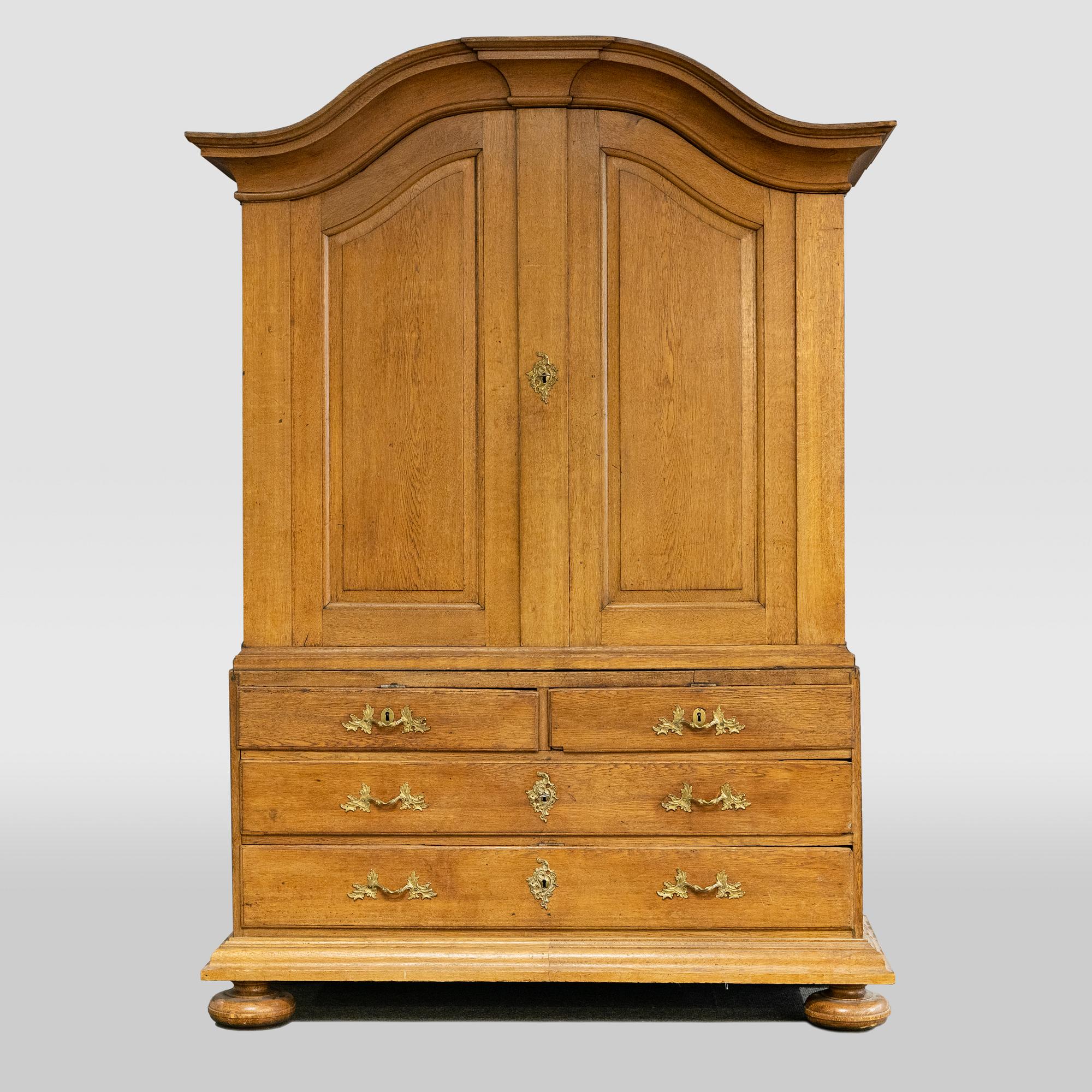 Skåp, senbarock, 1700-talets mitt.