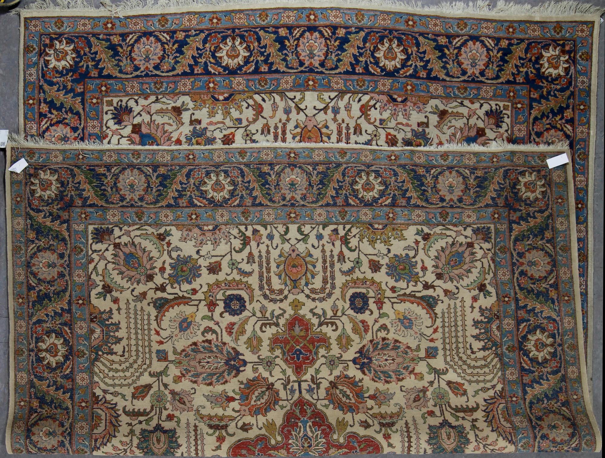 MATTA, semiantik/old Täbris. Ca 363 x 278 cm.