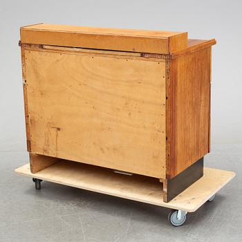 A mahogany writing desk, England, mid/second half of the 20th century.