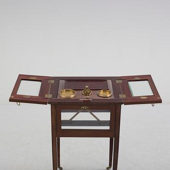 CIGARRSKÅP, 1900-talets mitt.