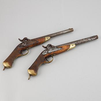 SLAGLÅSPISTOLER 2 st, m/1850, studsare och flankör.
