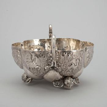 SILVERSKÅL, sterling silver. Tyskland 1900-talets början. Vikt 583 g.