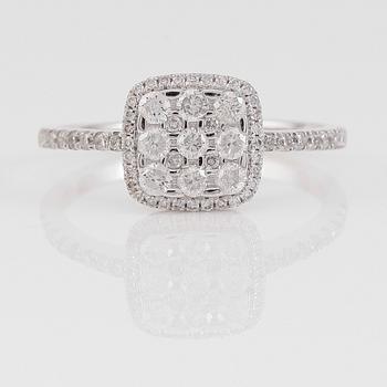 RING, 18K vitguld och diamanter tot ca 0.48 ct.