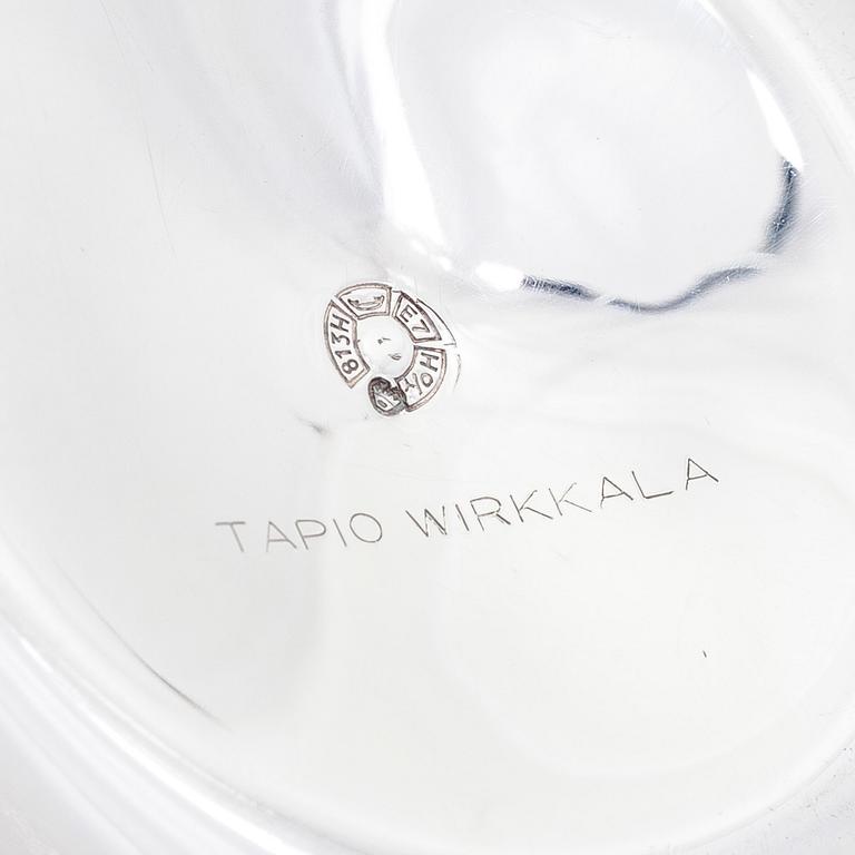 Tapio Wirkkala, kynttilänjalkoja, 3 kpl, hopeaa, Hopeatehdas, Helsinki 1958-59.