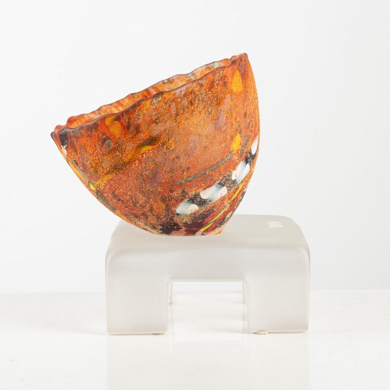 Bertil Vallien, a glass sculpture/bowl, Kosta Boda Atelier, lim.ed 1000, signed.