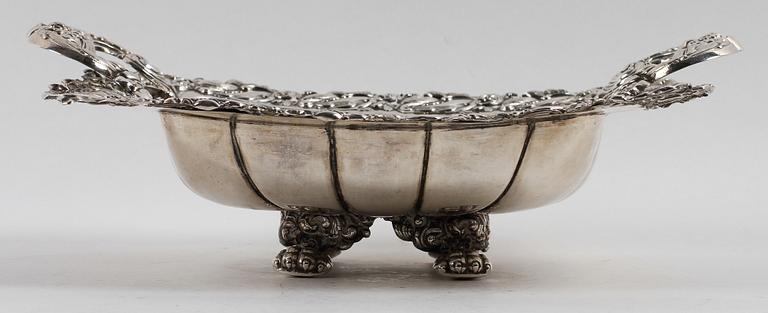 SKÅL, silver, nyrokoko, otydl mästarstämpel, Stockholm, 1800-tal. Vikt ca 318 gram.