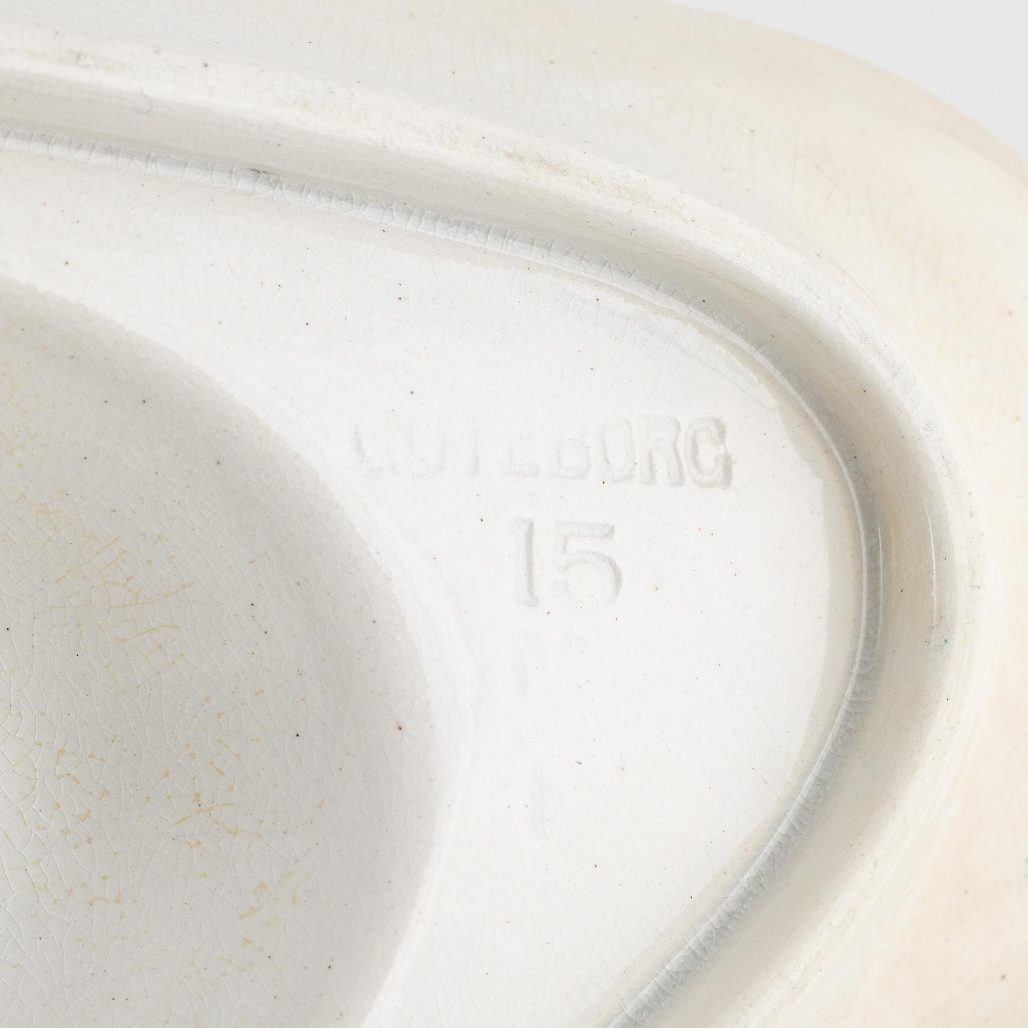 Matservis, 88 delar, flintgods, "Grön Anna", Rörstrand, varierande åldrar.