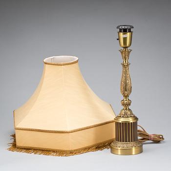 BORDSLAMPA, Enar Bäckström för Malmö Metallvarufabrik, 1900-talets mitt.
