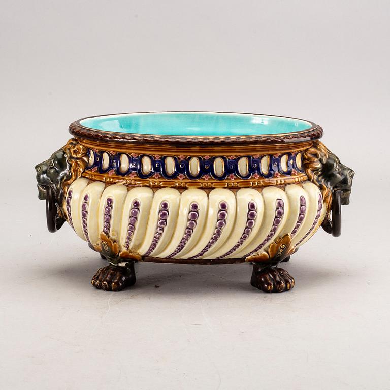 A Rörstrand majolica urn around 1900.