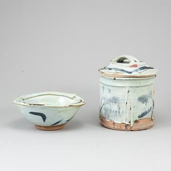 A group of Japanese jar with cover and bowl, 20th century.