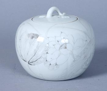 LOCKURNA, porslin, Japan, 1800/1900-tal.