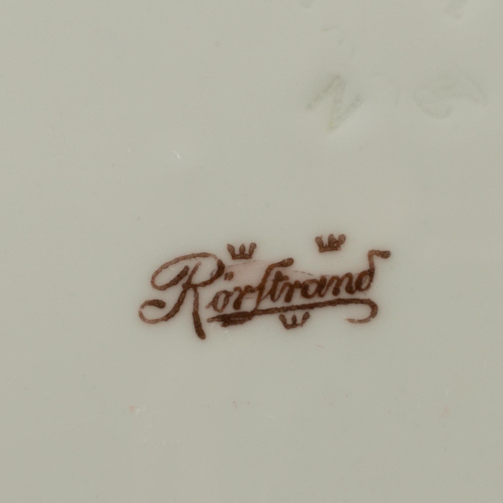 A RÖRSTRAND PORCELAIN ART NOUVEAU DINNER SERVICE, 53 pieces.