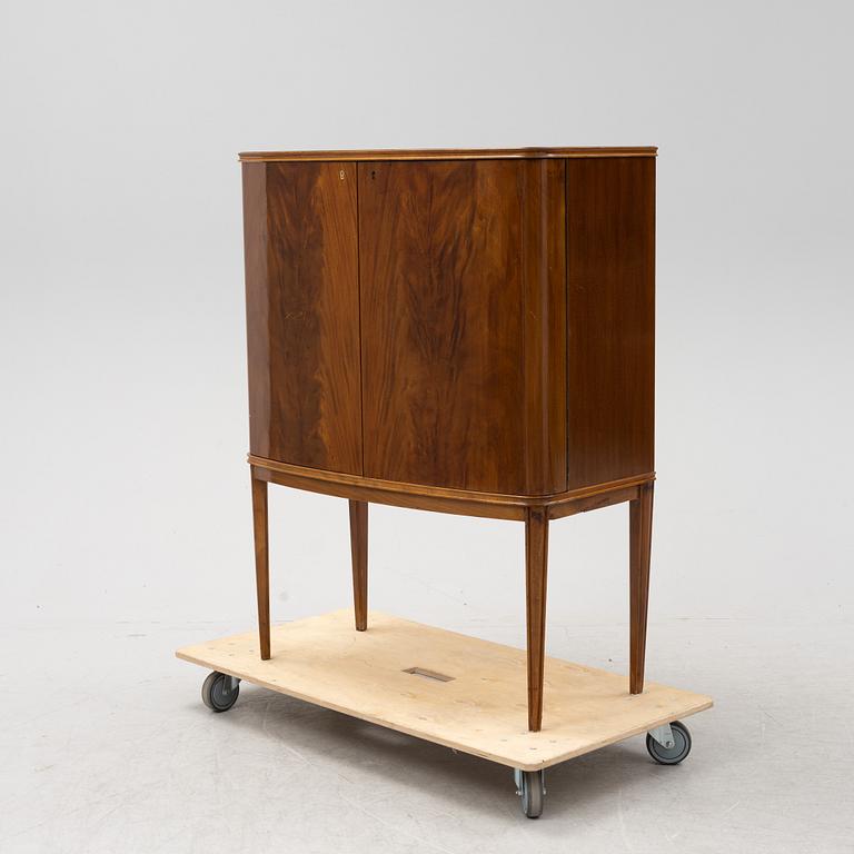 A mahogany drinks cabinet, 1940's/1950's.