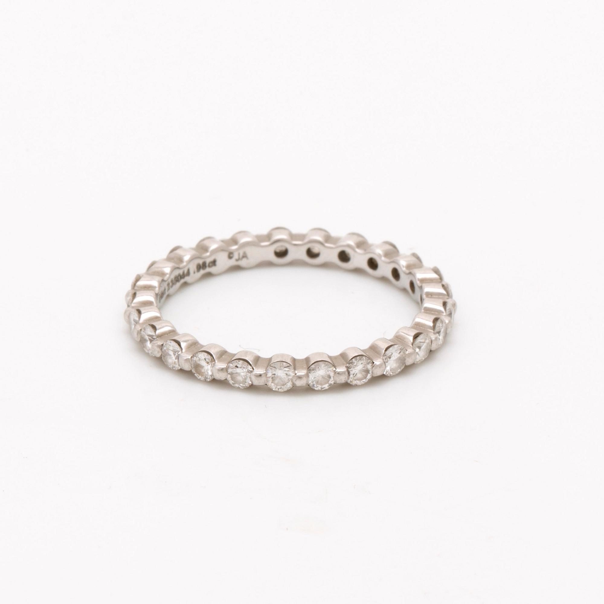 Full eternity band, platinum, 25 brilliant-cut diamonds 0.98 ct F-G VS1-2, James Allen ref 235044.
