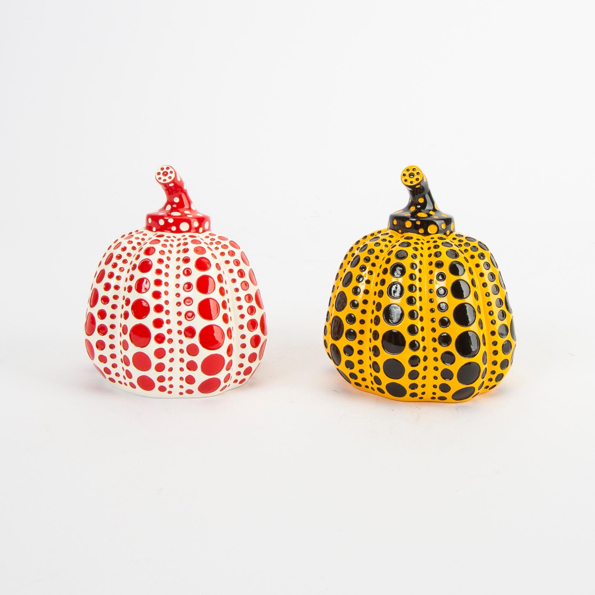 Yayoi Kusama, efter. Objekt/multipel, "Pumpkin", 2 st, utgiven av Benesse Holdings Inc., Naoshima, Japan, 2013.