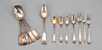 BESTICK, 13 st, silver, diverse finska stämplar, 1900-tal. Vikt tot. 383 g.