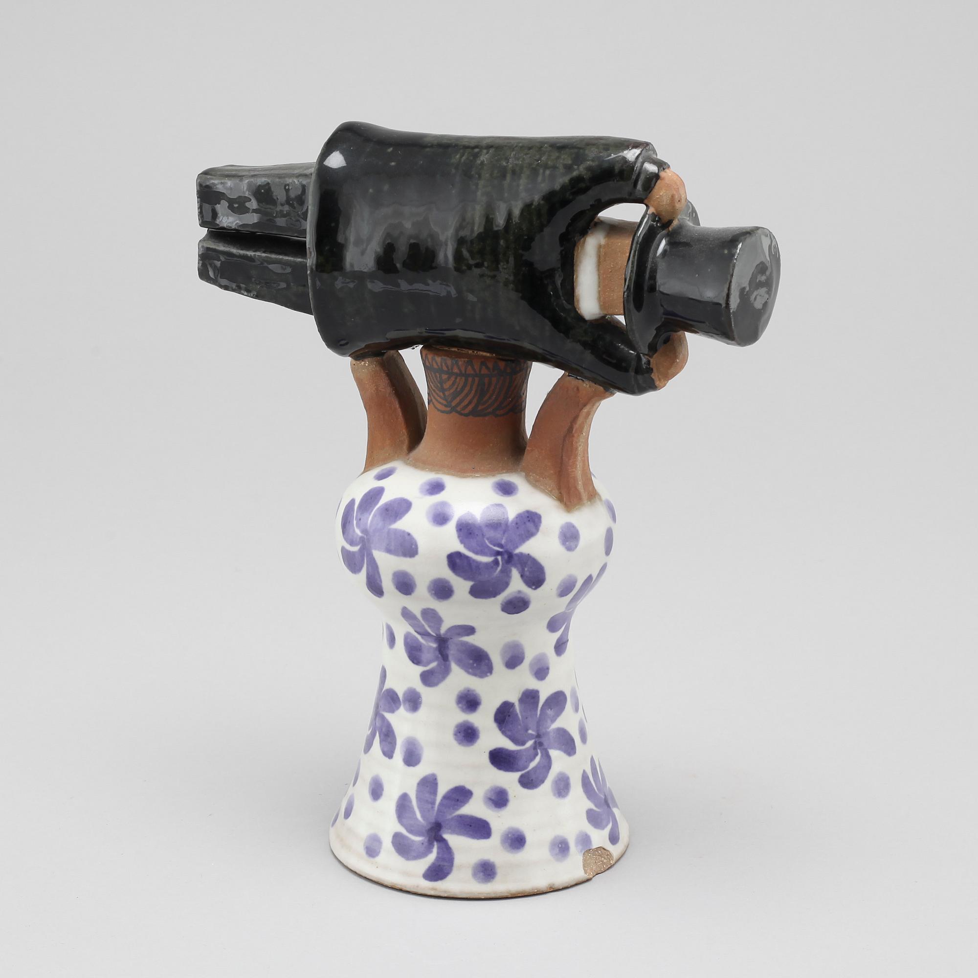 LISA LARSON, figurin, stengods, Gustavsberg, signerad Lisa L.