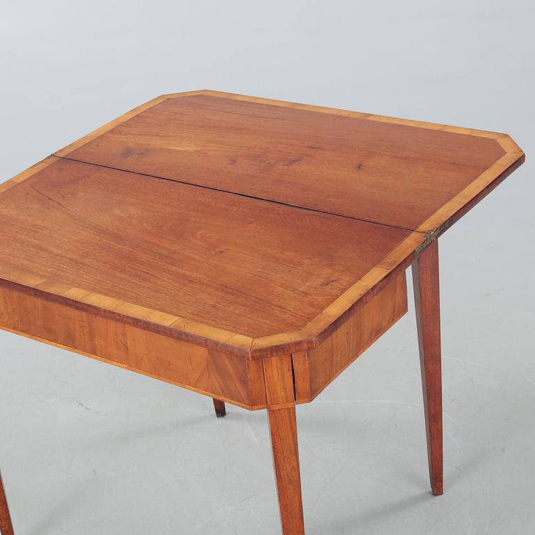 A Swedish Karl-Johan card table, from the first half of the 19th century.