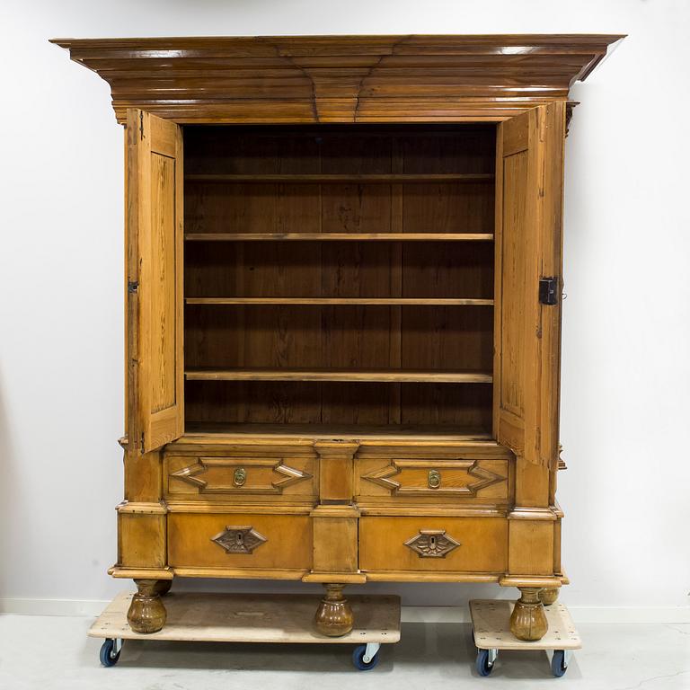 A northern european Baroque cabinet. 18th century.