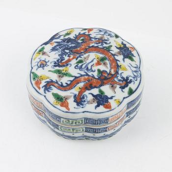 A Chinese wucai box with cover, possibly republic.